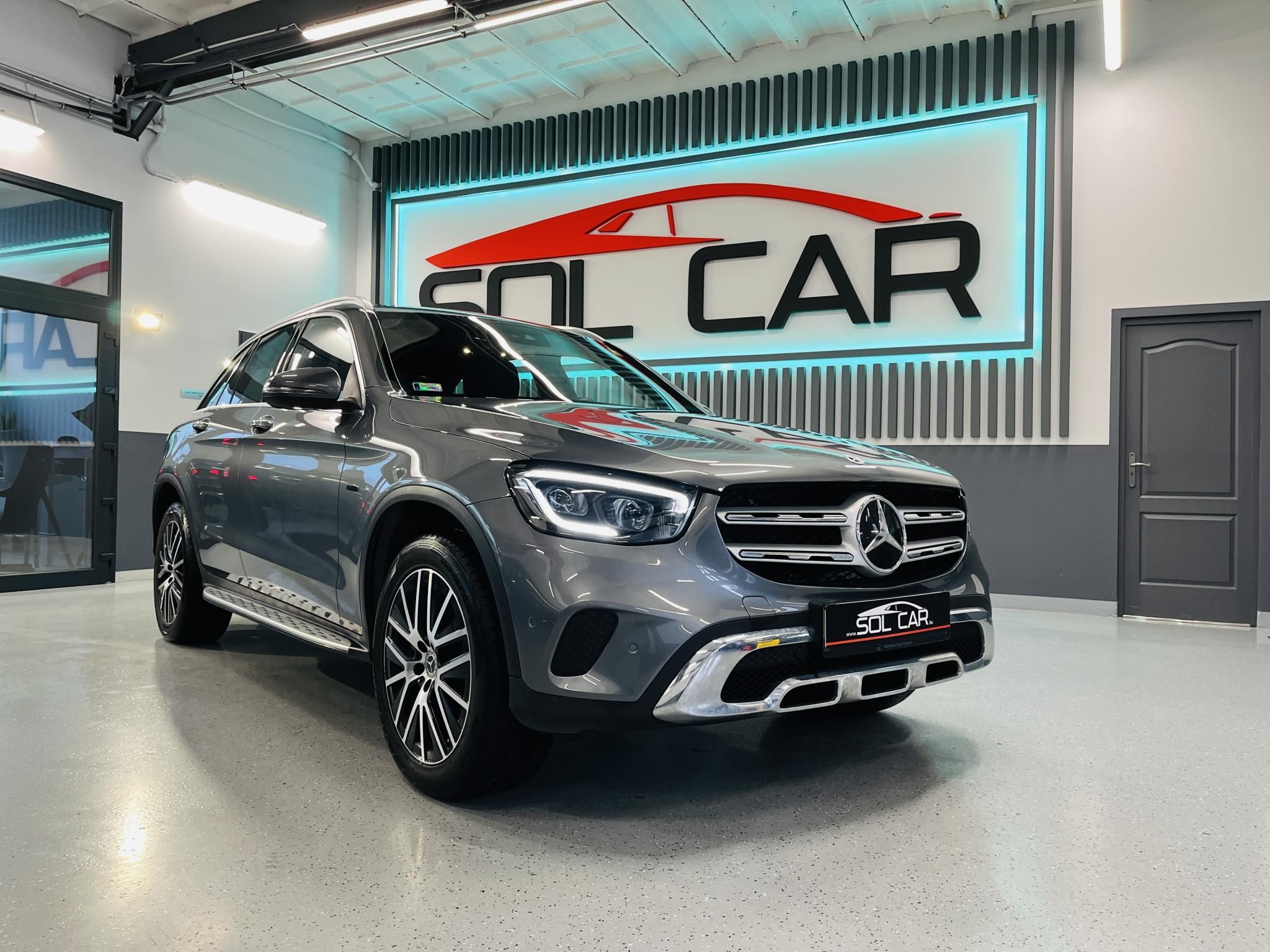 MERCEDES-BENZ GLC 300 e 4Matic EQ Power 9G-TRONIC MAGYARORSZÁGI/KAMERA/ADAPTÍV TEMPOMAT/ELEKTROMOS CSOMAGTÉRAJTÓ MOZGATÁS